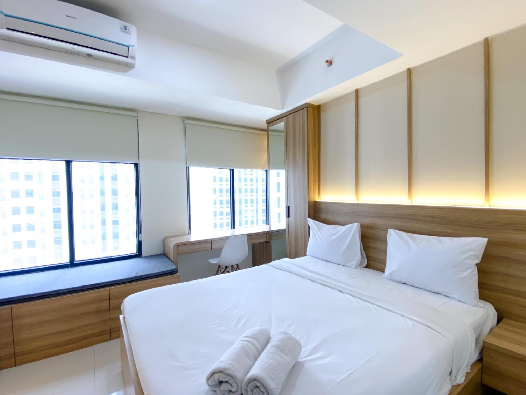 Homey And Warm Studio Room Pollux Chadstone Apartment By Travelio Cikarang Exterior photo